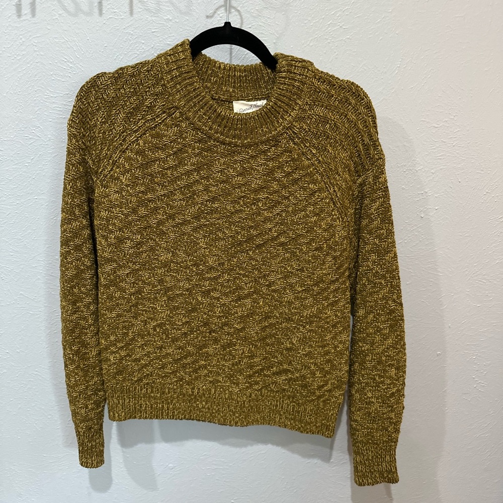 Universal Threads Sweater